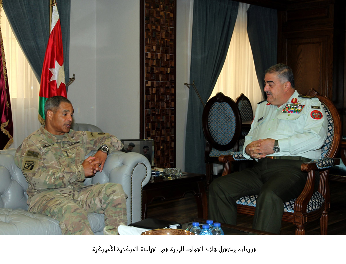 Army chief meets US military official