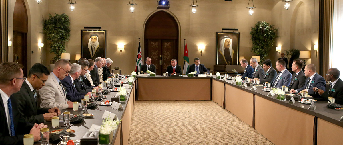 King meets British Royal College for Defense Studies delegation