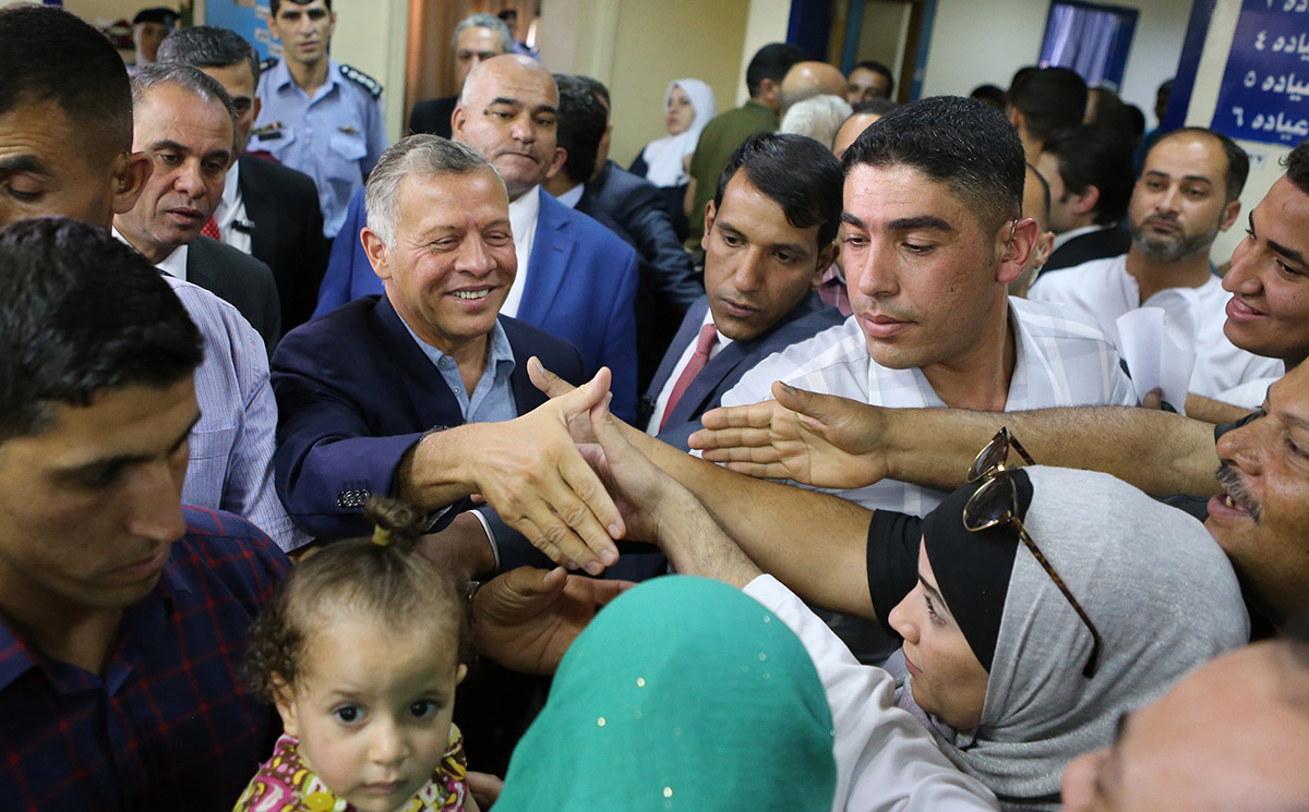 King pays surprise visit to Al Bashir Hospital