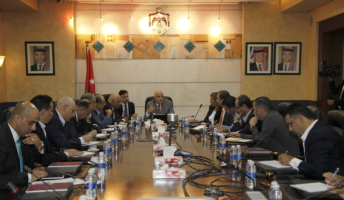 Gov't begins dialogue on income tax bill