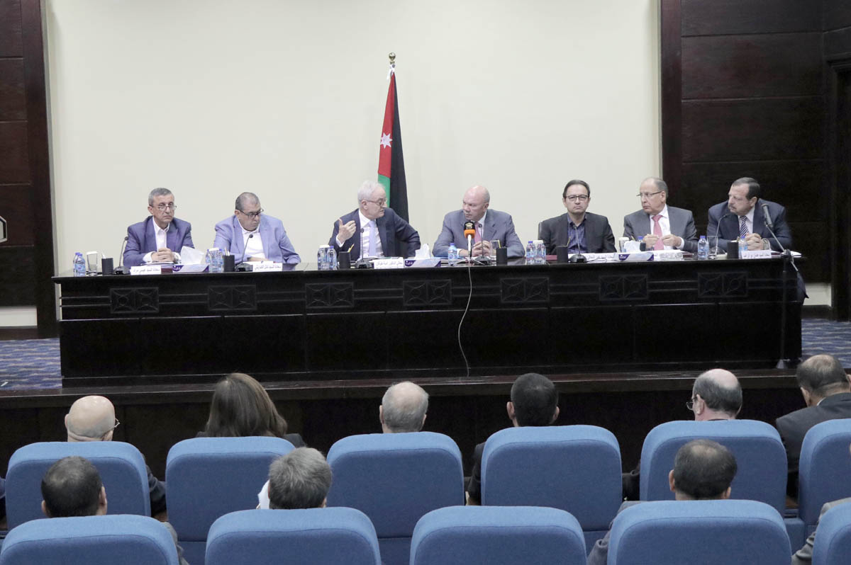 Senate kicks off national challenges dialogue