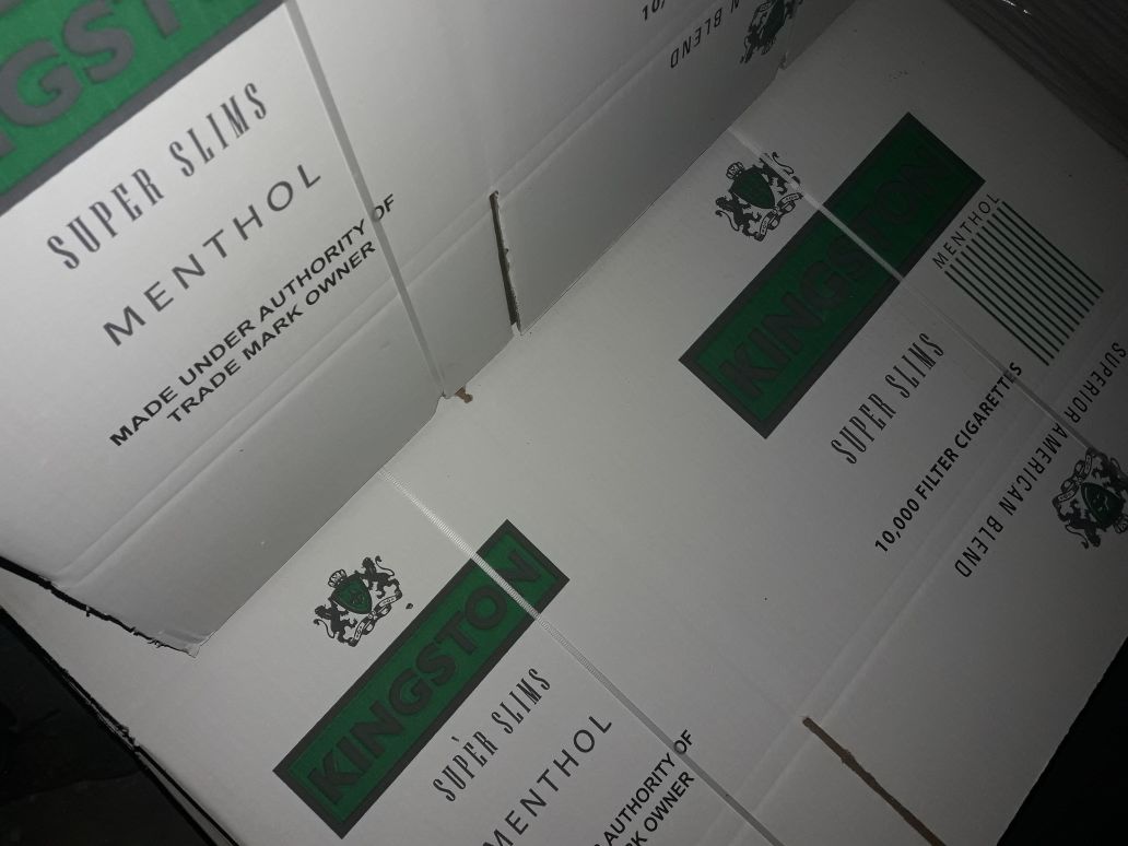 الجمارك تضبط مزرعة تبغ مساحتها أكثر من 200 دونم و 70 طنا من مستلزمات انتاج السجائر<br>