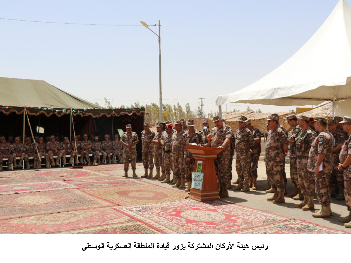 رئيس هيئة الأركان المشتركة يزور قيادة المنطقة العسكرية الوسطى <br>