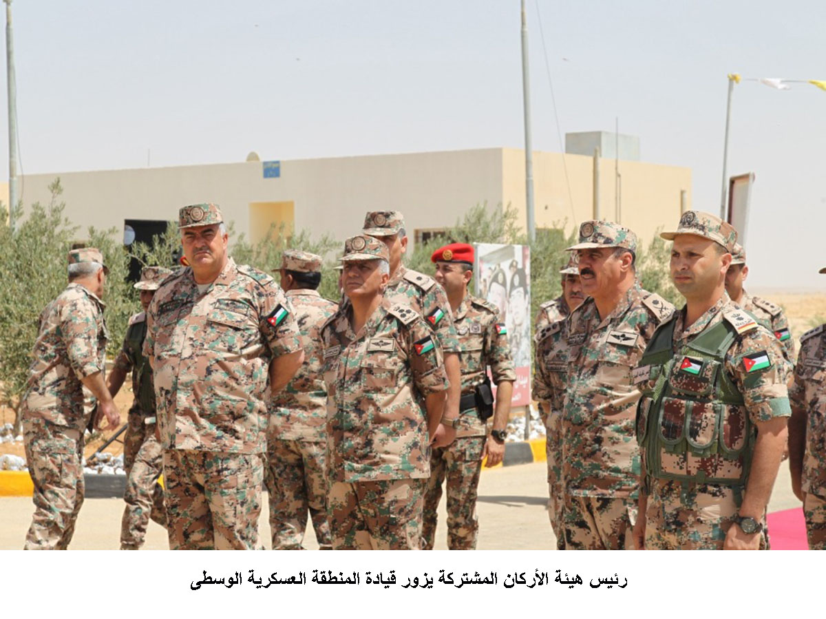رئيس هيئة الأركان المشتركة يزور قيادة المنطقة العسكرية الوسطى <br>