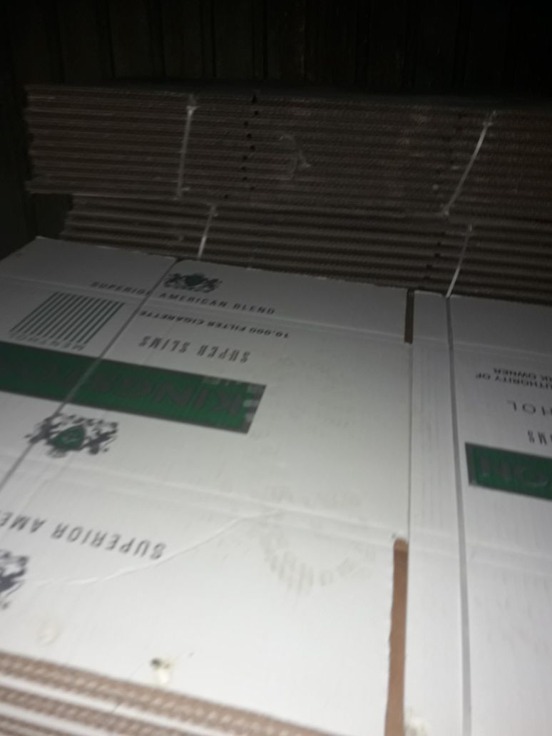 الجمارك تضبط مزرعة تبغ مساحتها أكثر من 200 دونم و 70 طنا من مستلزمات انتاج السجائر<br>