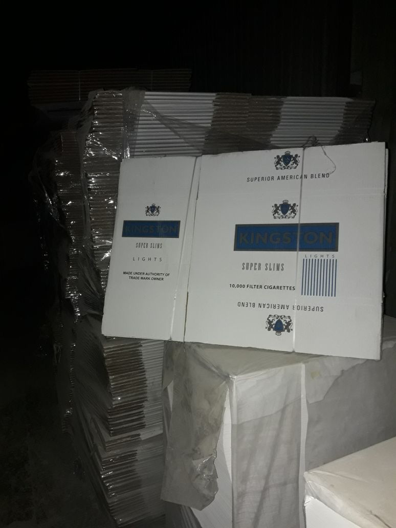 الجمارك تضبط مزرعة تبغ مساحتها أكثر من 200 دونم و 70 طنا من مستلزمات انتاج السجائر<br>