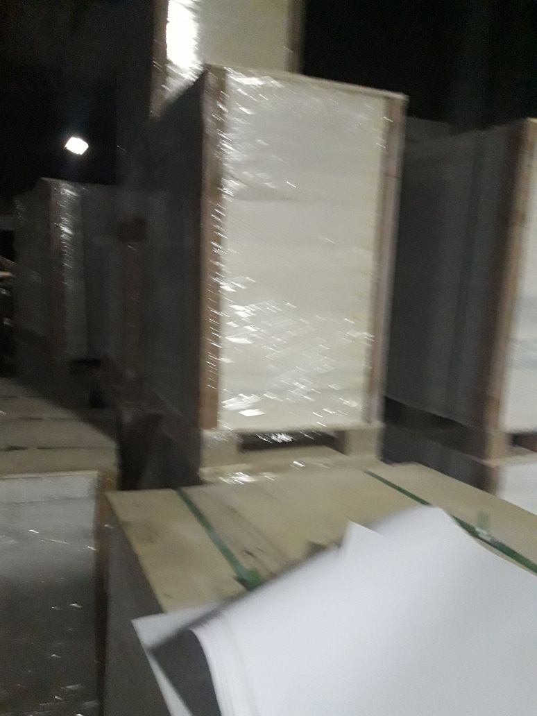 الجمارك تضبط مزرعة تبغ مساحتها أكثر من 200 دونم و 70 طنا من مستلزمات انتاج السجائر<br>