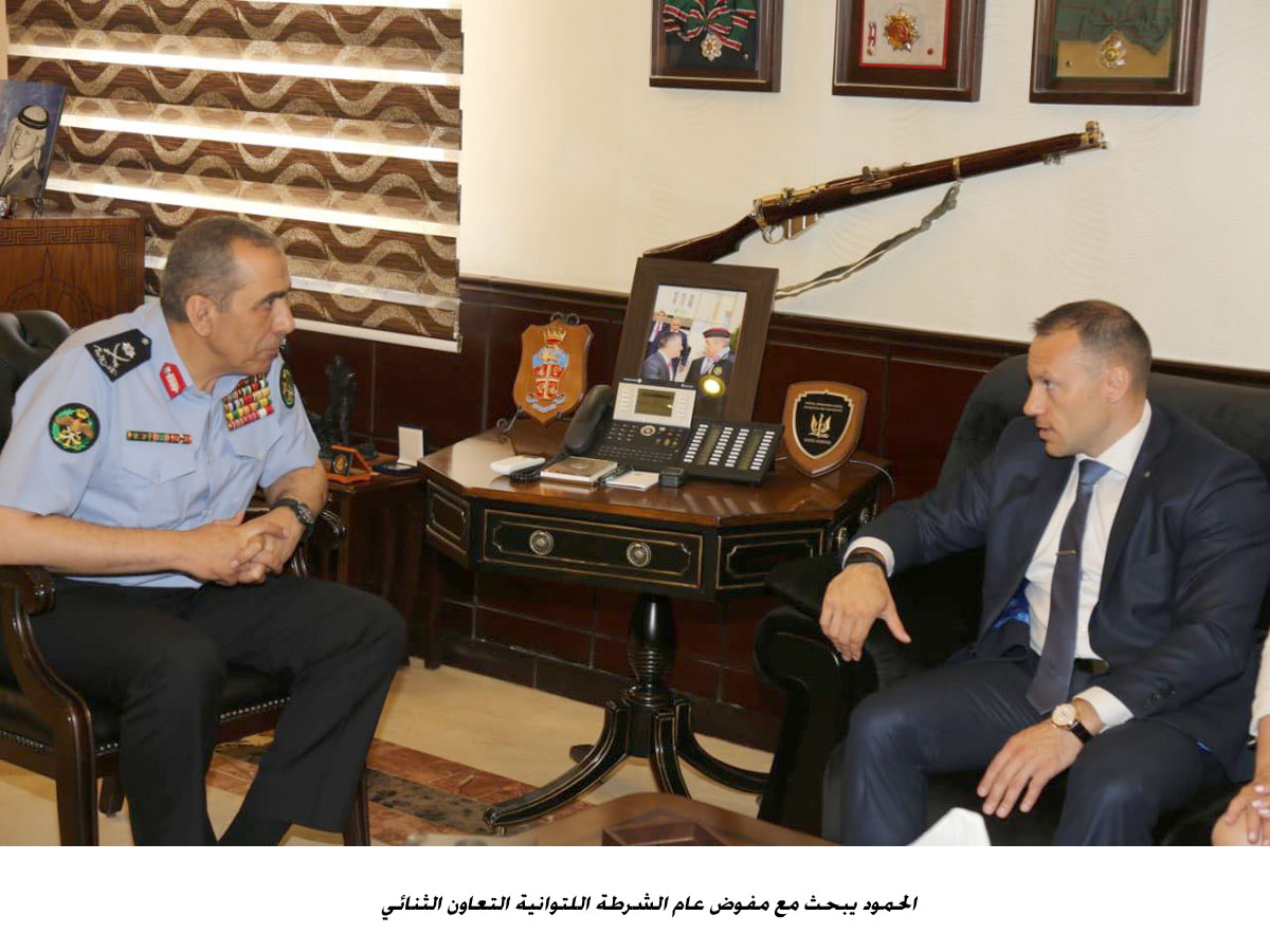 الحمود يبحث مع مفوض عام الشرطة اللتوانية التعاون الثنائي<br>