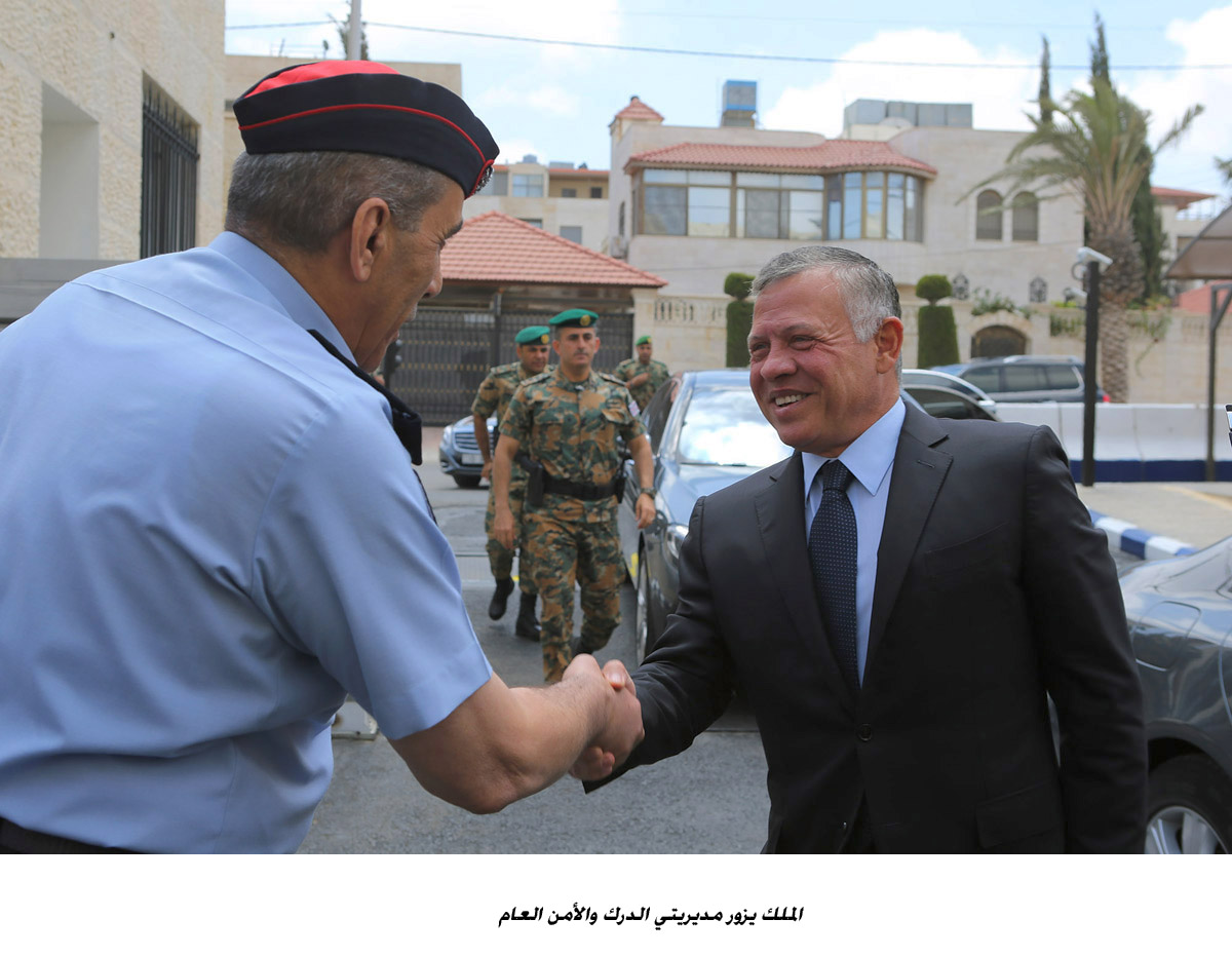 الملك يزور مديريتي الدرك والأمن العام<br>   