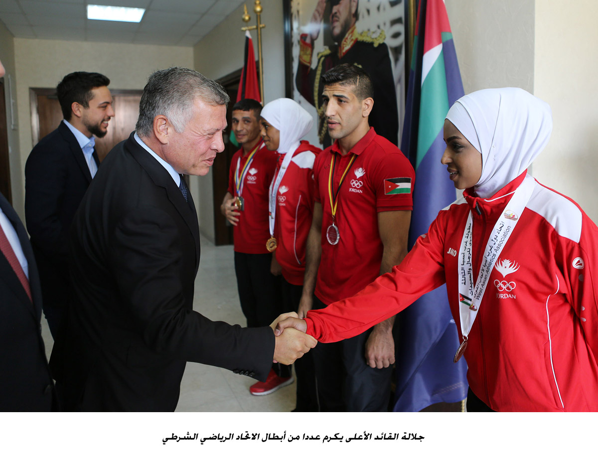 الملك يزور مديريتي الدرك والأمن العام<br>   