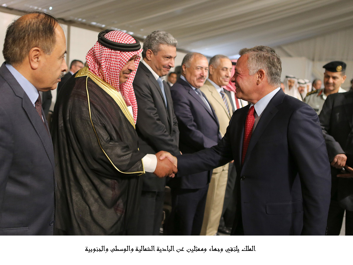 الملك يلتقي وجهاء وممثلين عن البادية الشمالية والوسطى والجنوبية <br>