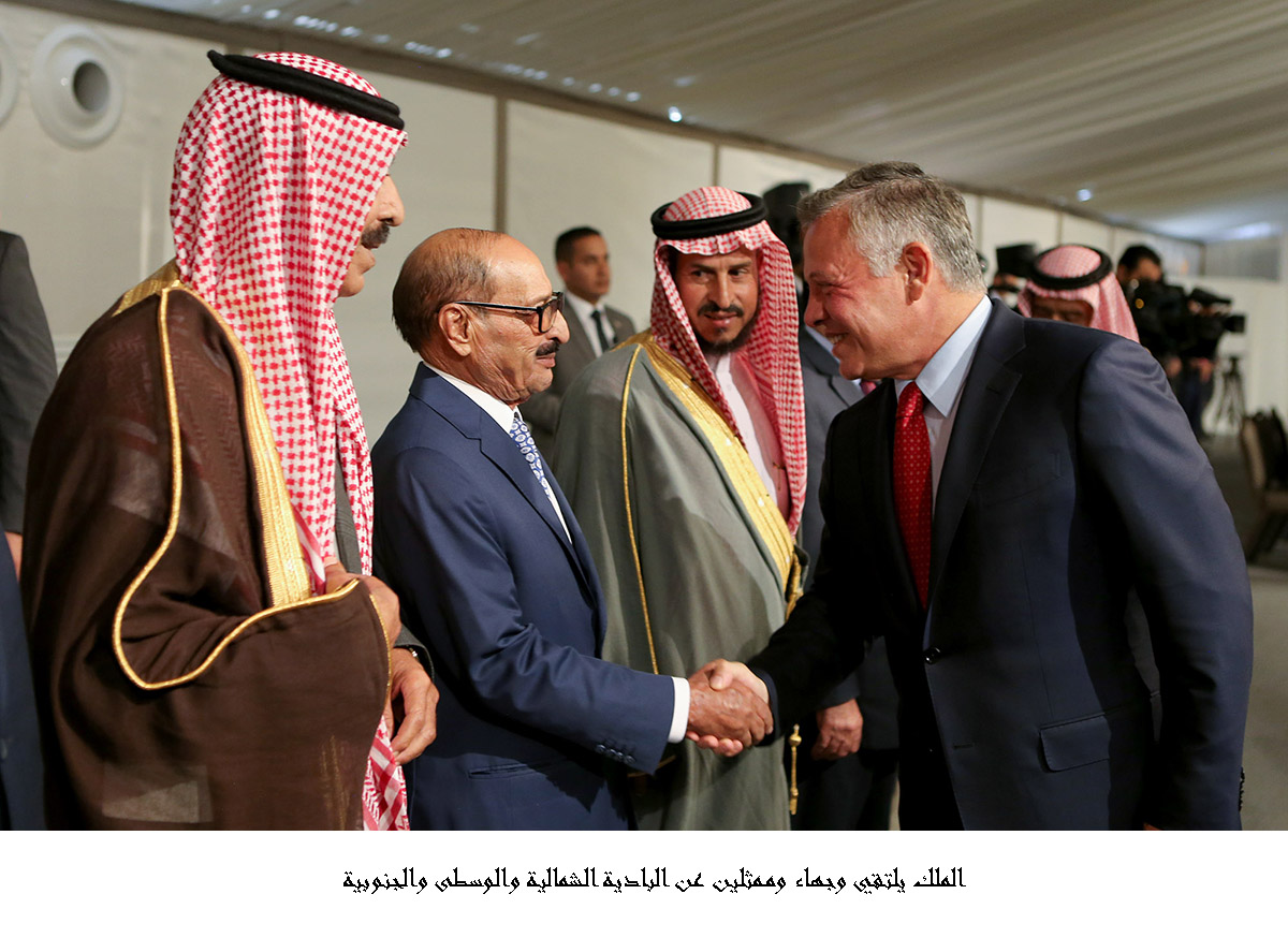 الملك يلتقي وجهاء وممثلين عن البادية الشمالية والوسطى والجنوبية <br>