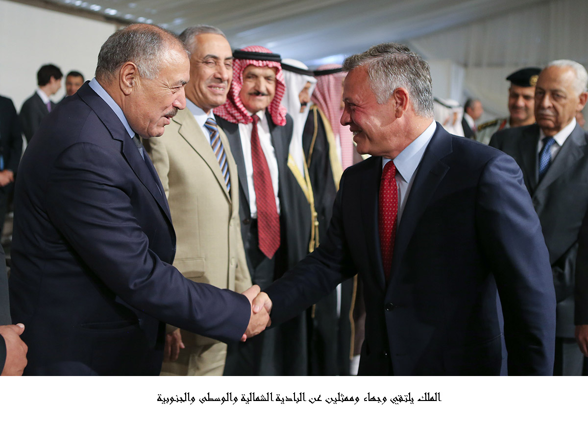 الملك يلتقي وجهاء وممثلين عن البادية الشمالية والوسطى والجنوبية <br>