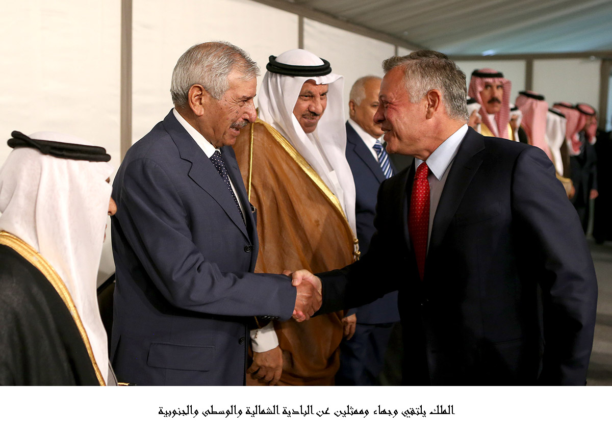 الملك يلتقي وجهاء وممثلين عن البادية الشمالية والوسطى والجنوبية <br>