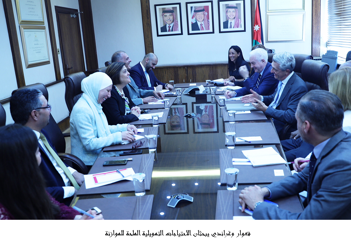 قعوار وغراندي يبحثان الاحتياجات التمويلية الملحة للموازنة <br>