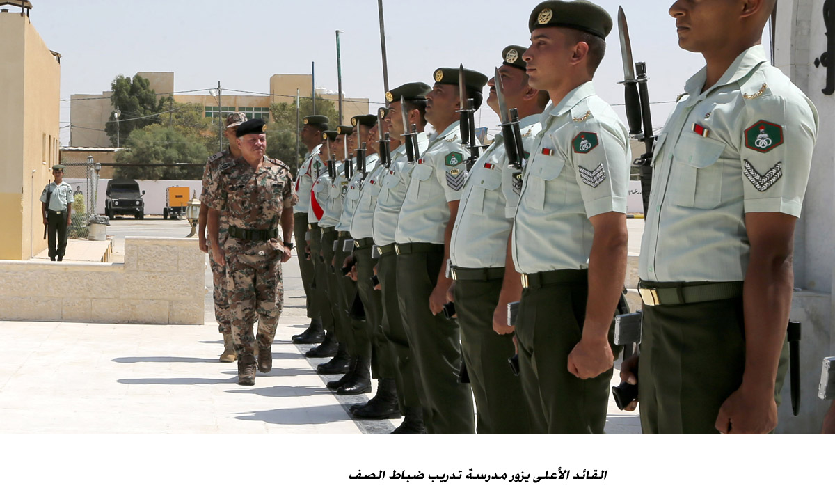 القائد الأعلى يزور مدرسة تدريب ضباط الصف<br>