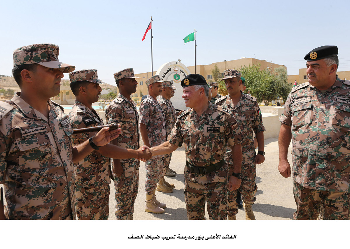 القائد الأعلى يزور مدرسة تدريب ضباط الصف<br>