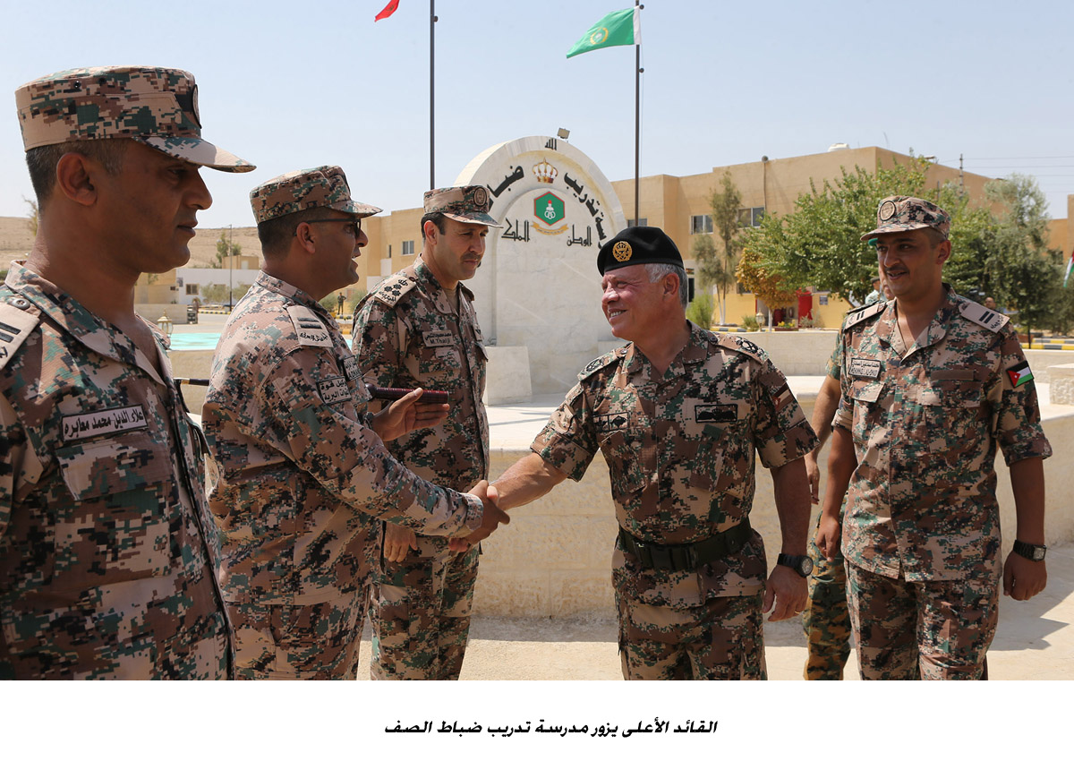 القائد الأعلى يزور مدرسة تدريب ضباط الصف<br>