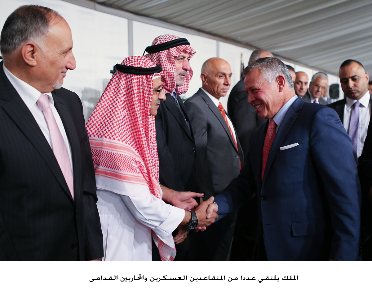 الملك يلتقي عددا من المتقاعدين العسكرين والمحاربين القدامى<br>