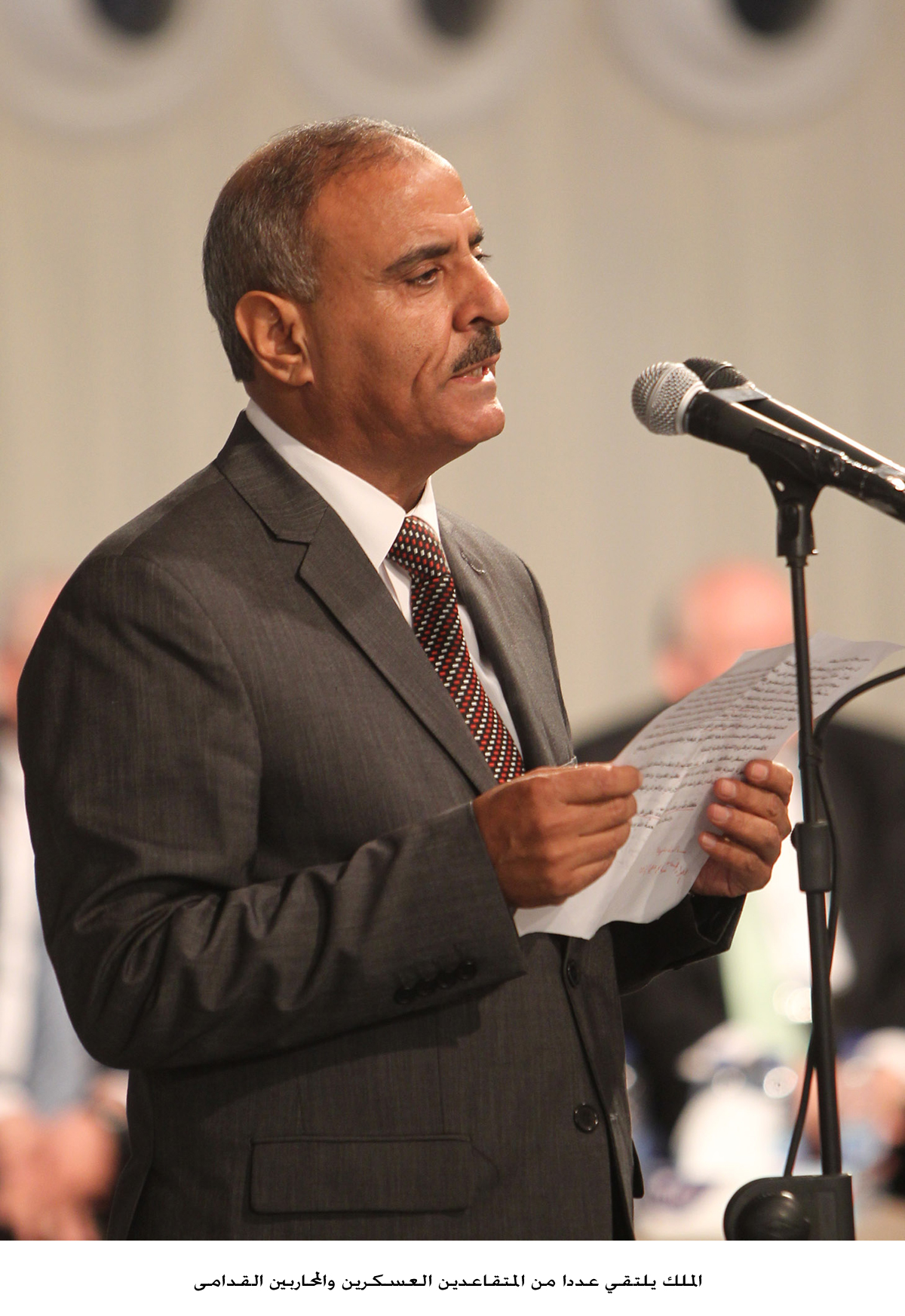 الملك يلتقي عددا من المتقاعدين العسكرين والمحاربين القدامى<br>