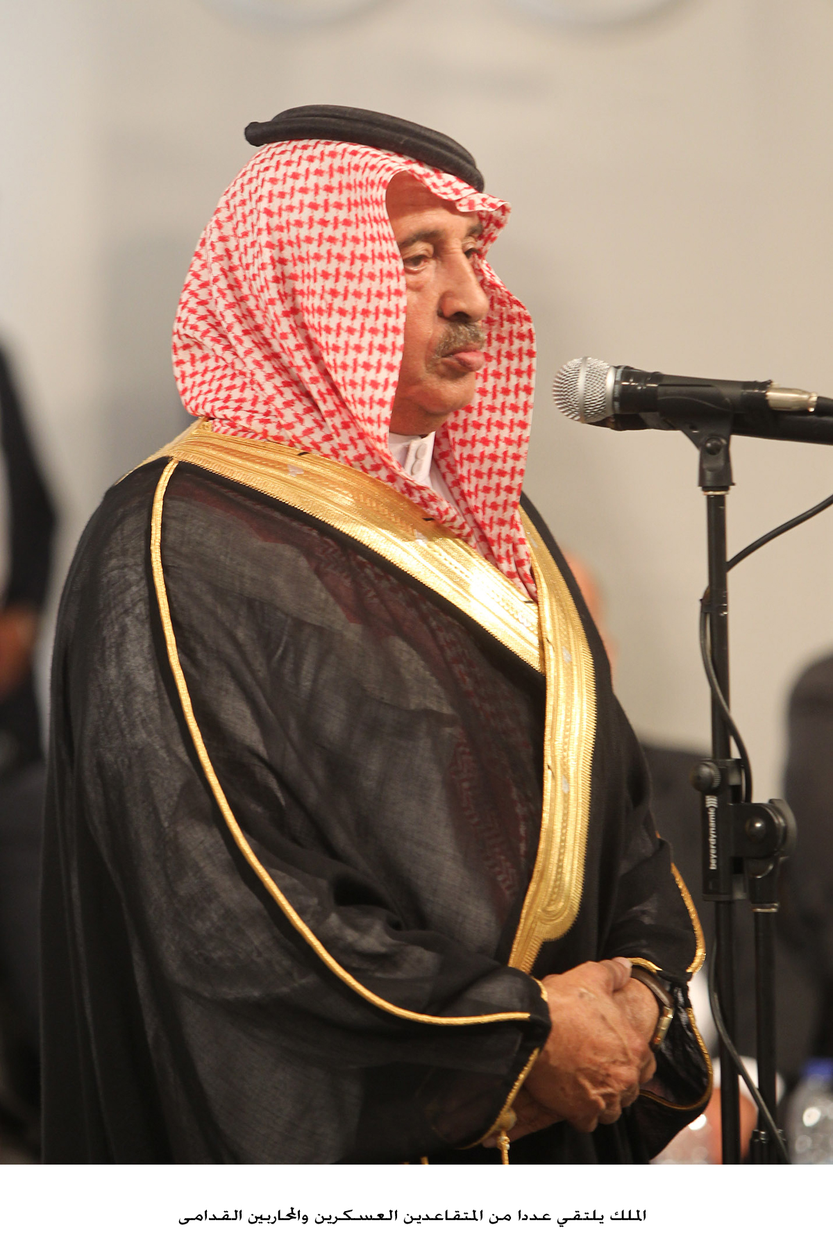 الملك يلتقي عددا من المتقاعدين العسكرين والمحاربين القدامى<br>