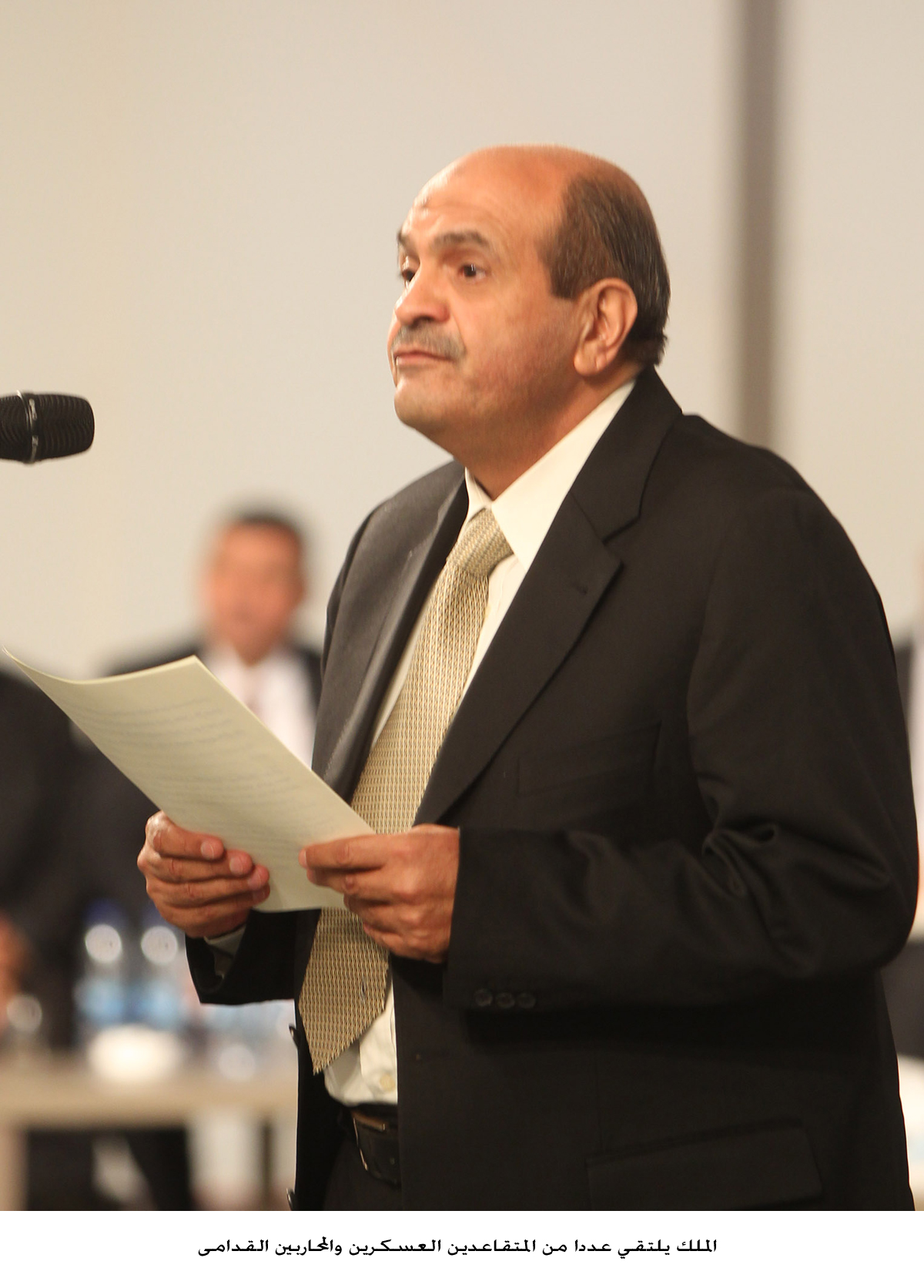 الملك يلتقي عددا من المتقاعدين العسكرين والمحاربين القدامى<br>