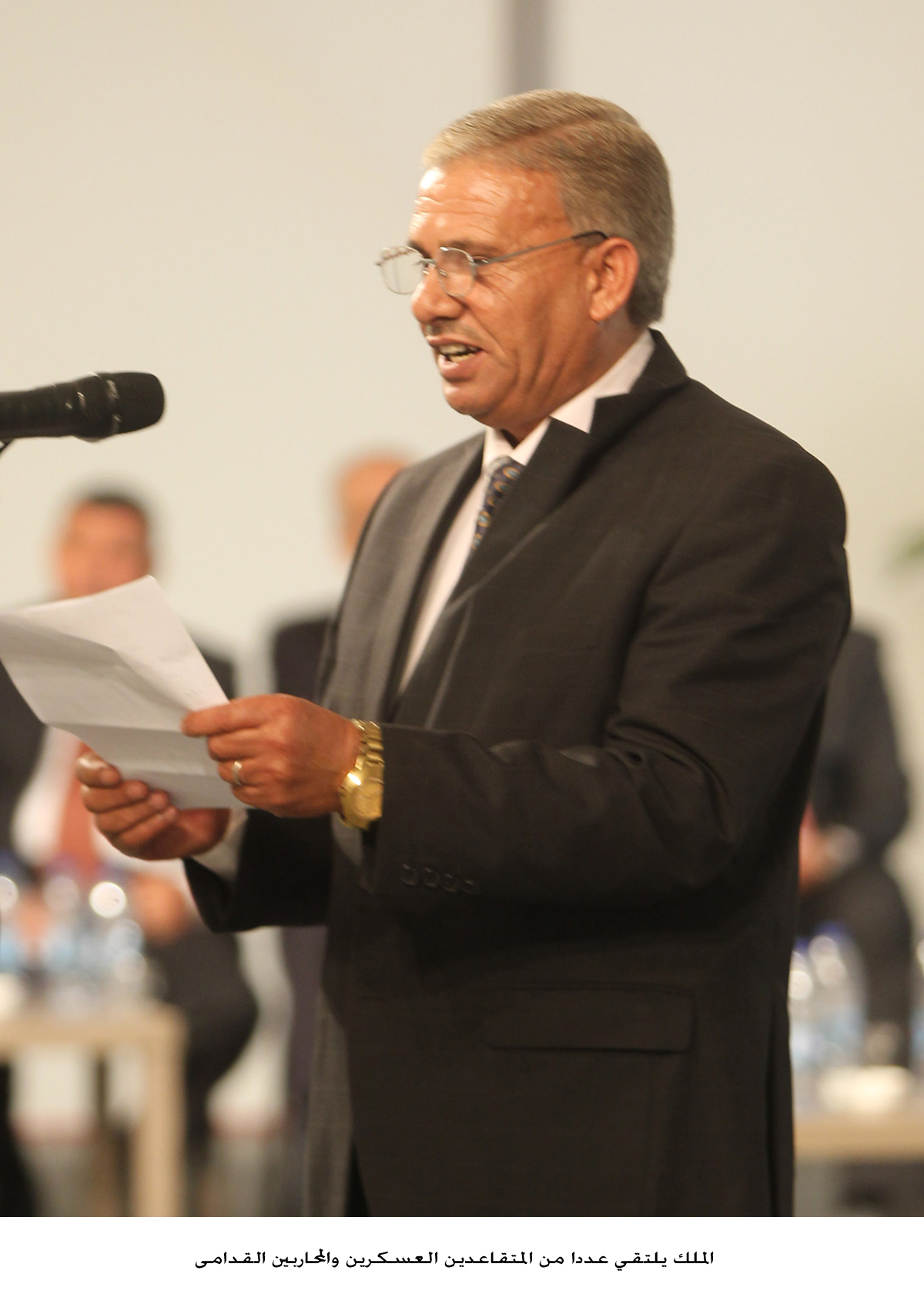 الملك يلتقي عددا من المتقاعدين العسكرين والمحاربين القدامى<br>