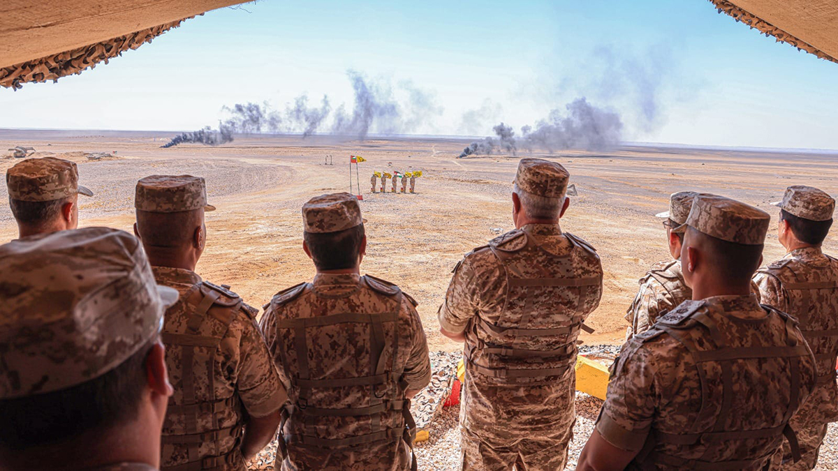 رئيس هيئة الأركان المشتركة يتابع تمرينا تعبويا في المنطقة العسكرية الوسطى