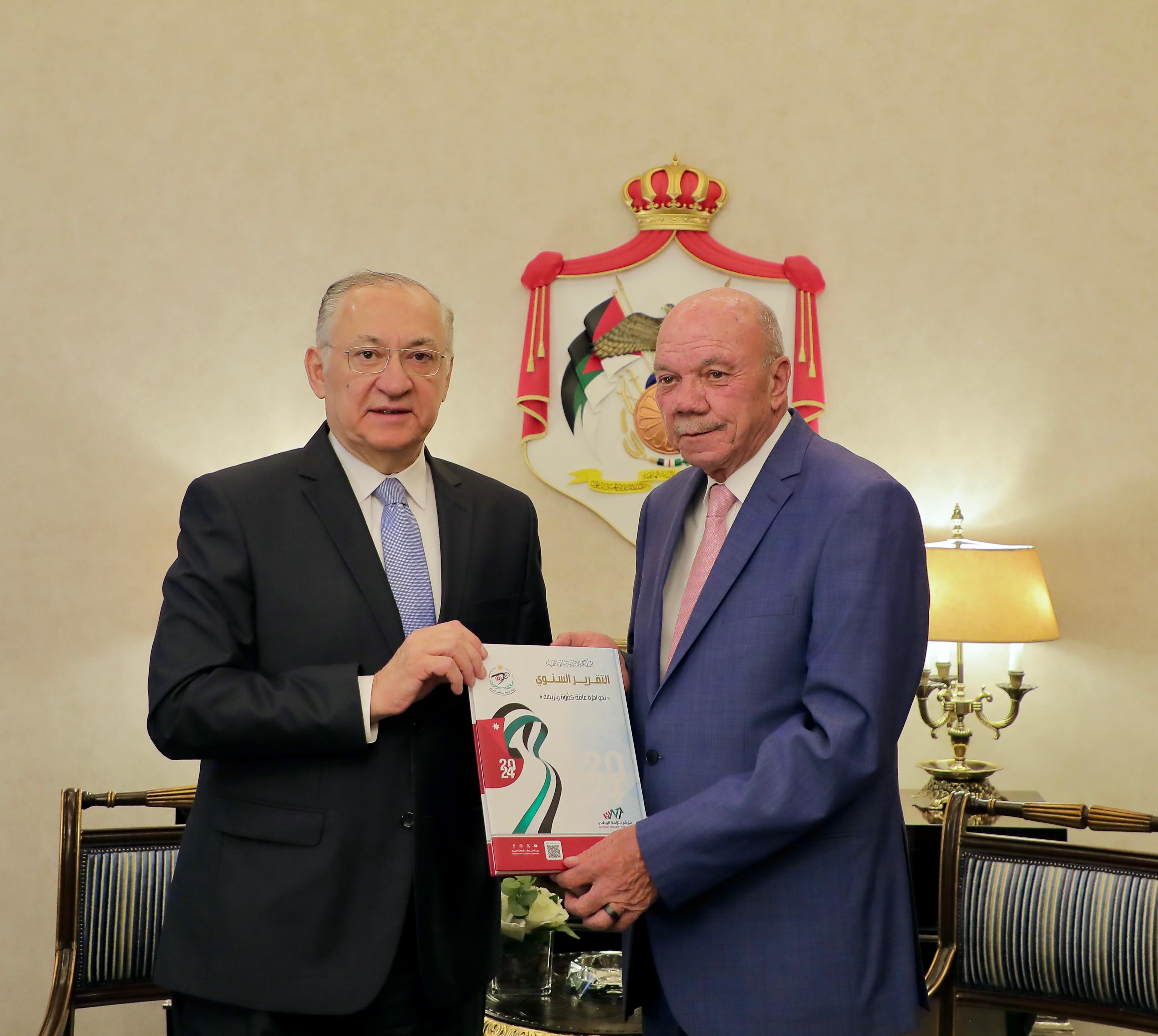 رئيس مجلس الأعيان يتسلم التقرير السنوي لهيئة النزاهة ومكافحة الفساد 2024