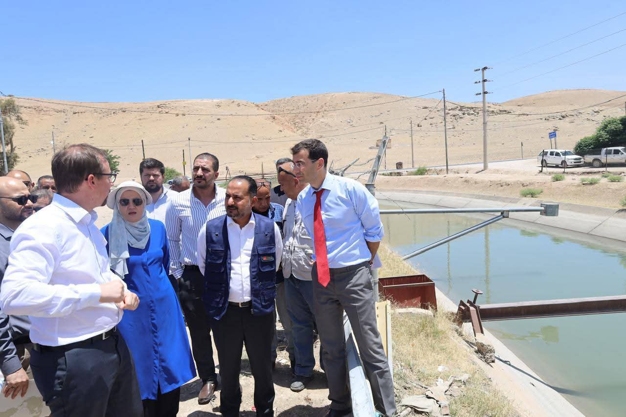 أمين عام سلطة وادي الأردن وسفير الاتحاد الأوروبي يتفقدان مشروع التكيف