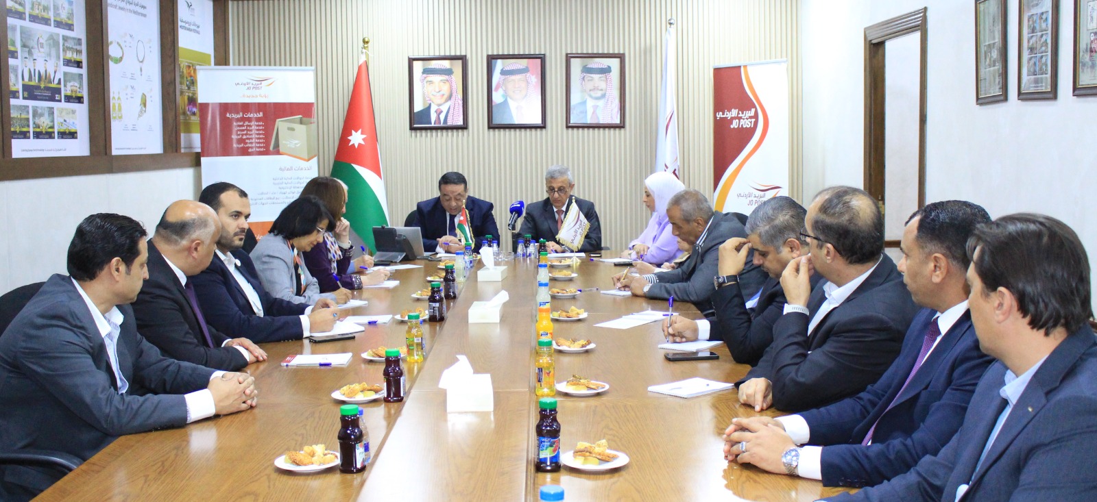 عمل الأعيان تزور البريد الأردني وتطّلع على خططه