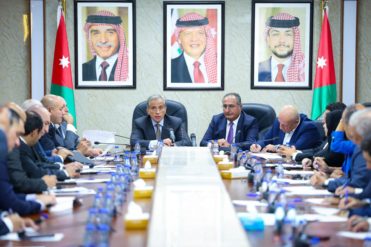 رئيس الوزراء: مؤشرات الاقتصاد الوطني خلال الربع الأول من العام الحالي مشجَّعة وتدل على تحسن الأداء الاقتصادي