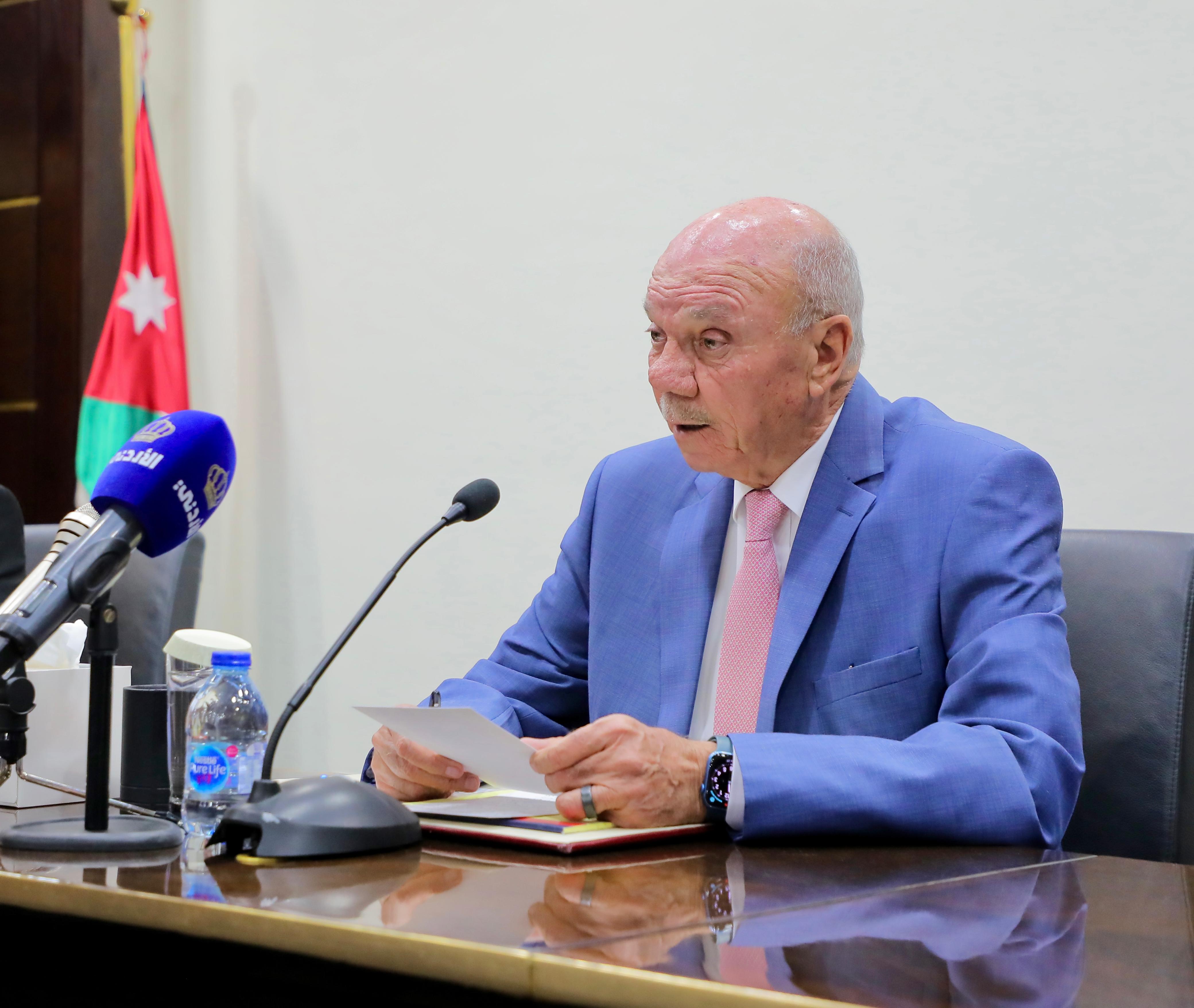 الفايز يستعرض عناصر قوة الدولة الأردنية وصمودها