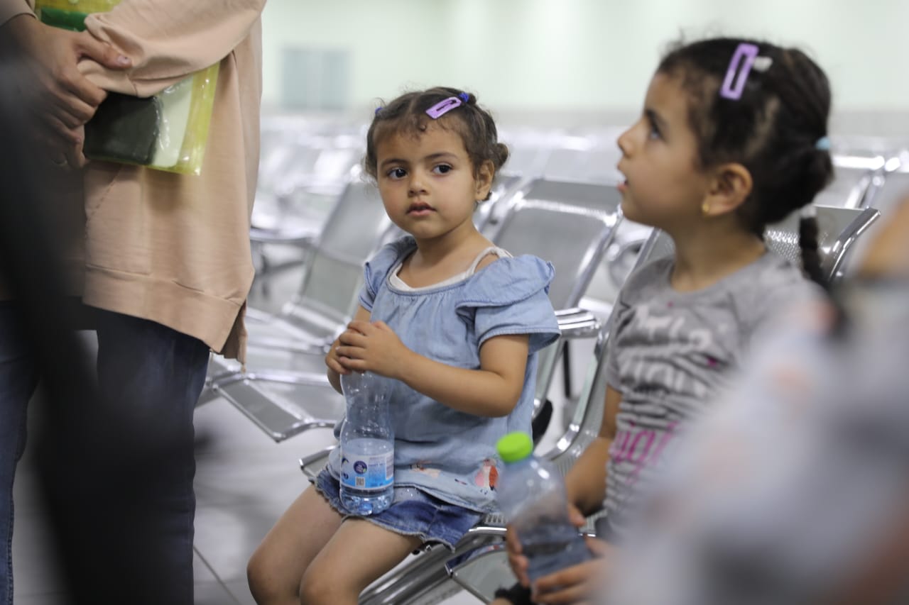 القوات المسلحة تقوم بإجلاء دفعة جديدة من أطفال غزة المرضى