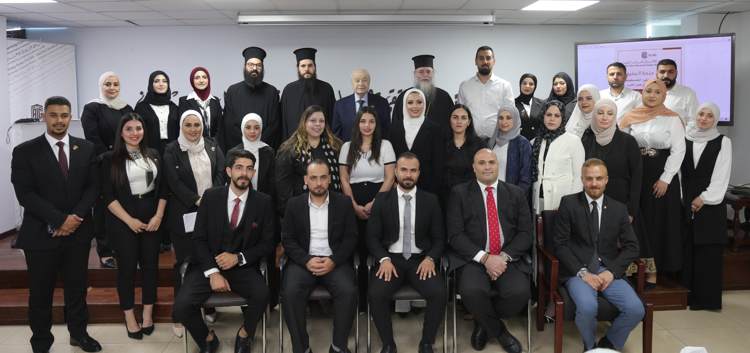 تخريج الفوج الرابع من طلبة منحة المليون بجامعة أبوغزالة الرقمية