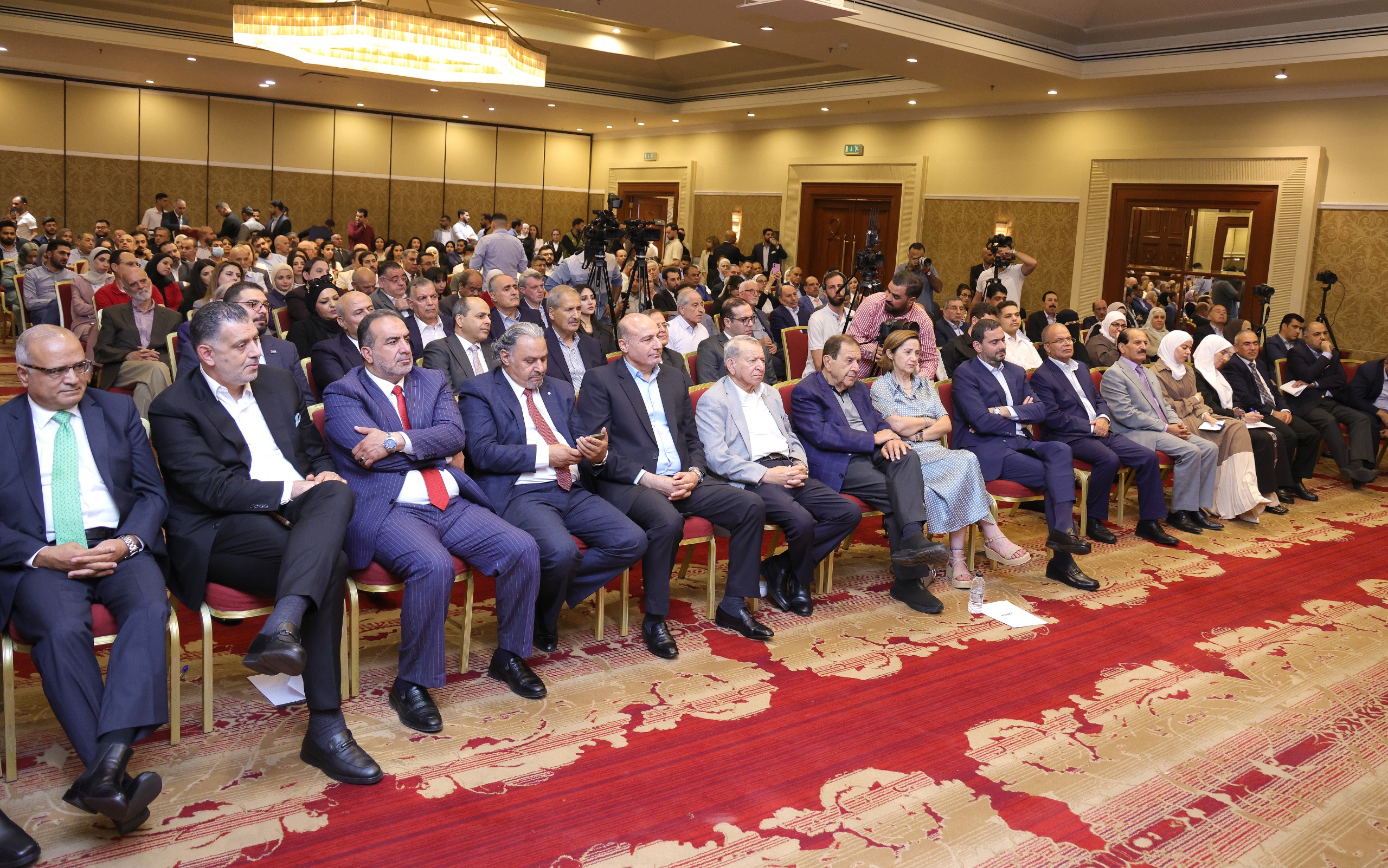 الرزاز: الهوية الوطنية الأردنية تمثل الركيزة الأساسية لوحدة واستقرار الأردن