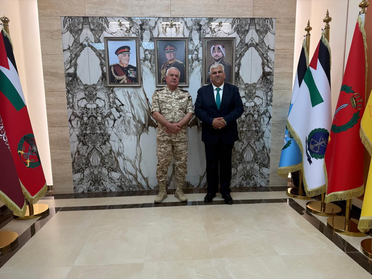 رئيس هيئة الأركان المشتركة يستقبل رئيس الجامعة الأميركية في مأدبا