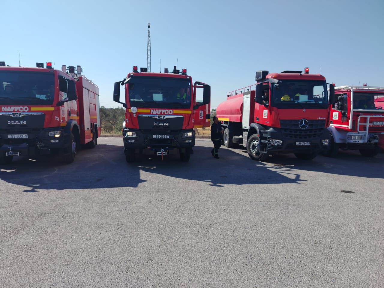 فرق إطفاء متخصصة أردنية تشارك في إخماد الحرائق بسوريا