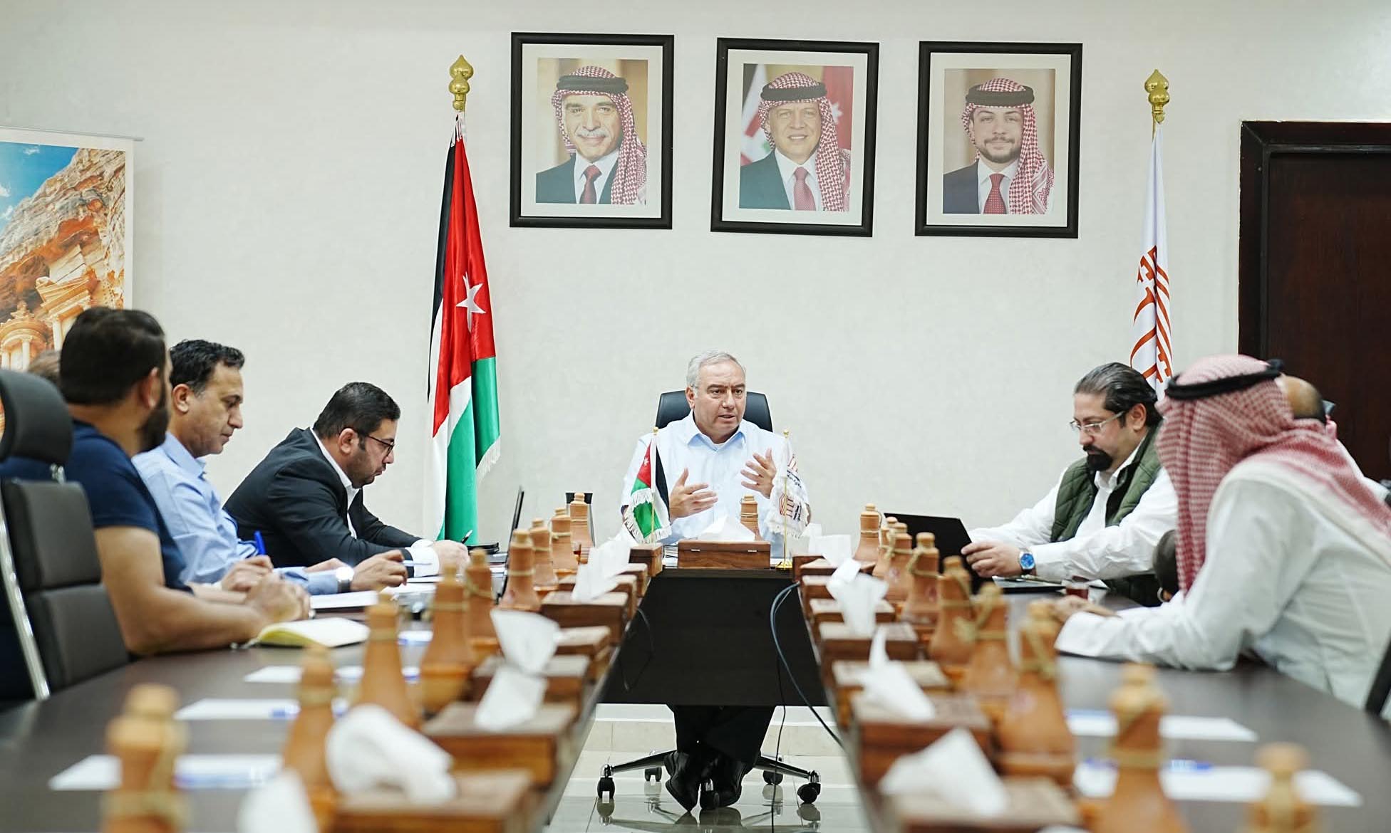 إقليم البترا  تبحث مع أصحاب الرواحل تحديات القطاع