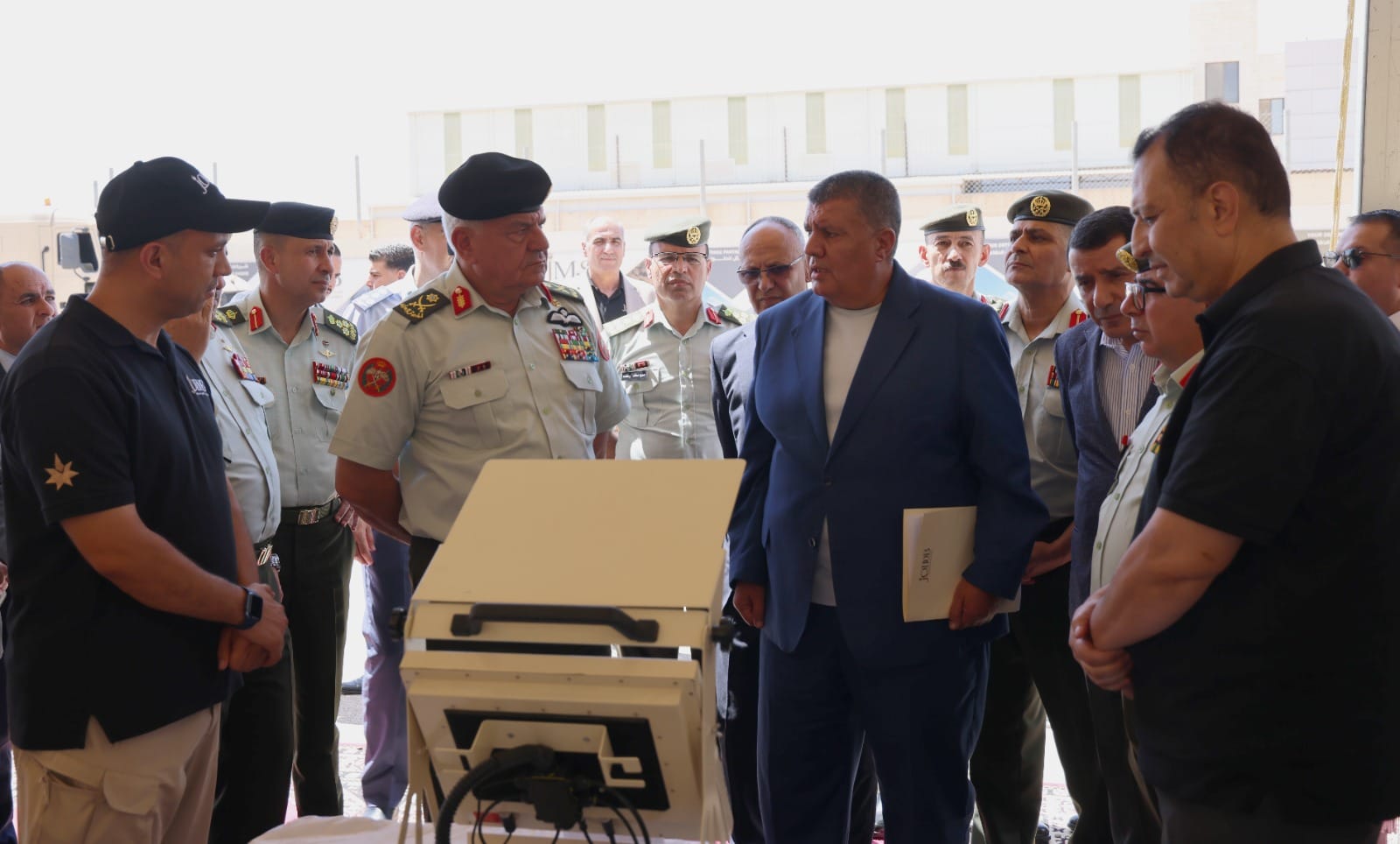 رئيس هيئة الأركان المشتركة يزور المركز الأردني للتصميم والتطوير جودبي