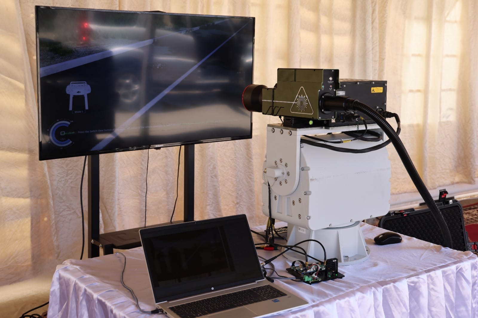 رئيس هيئة الأركان المشتركة يزور المركز الأردني للتصميم والتطوير جودبي