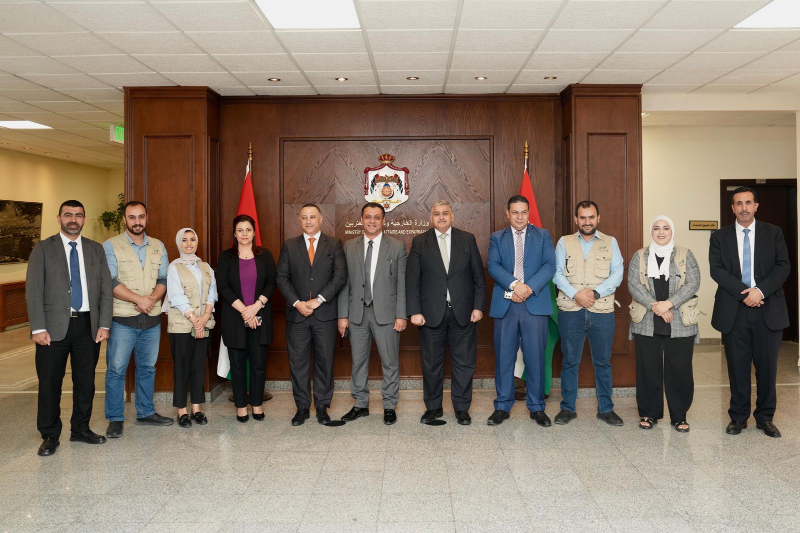 أمين عام الخارجية يلتقي وفدا من هيئة النزاهة ومكافحة الفساد