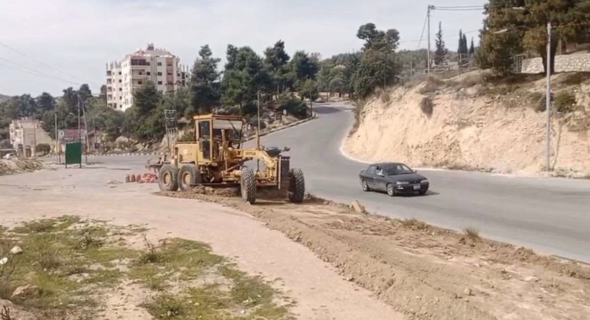 الانتهاء  من مشروع طريق عنجرة - عجلون