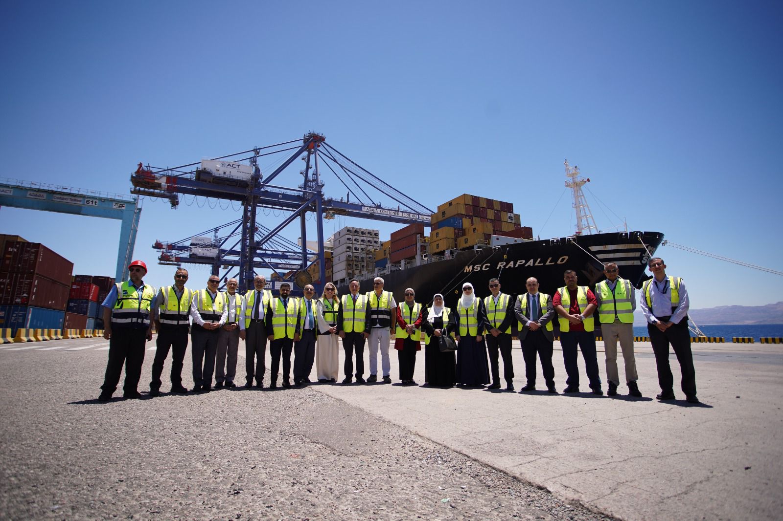 العمل النيابية تزور شركتي ميناء الحاويات والعقبة لإدارة وتشغيل المواني