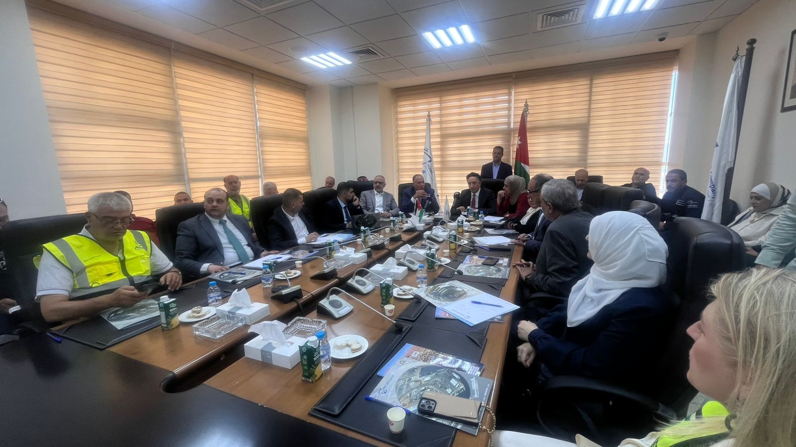 العمل النيابية تزور شركتي ميناء الحاويات والعقبة لإدارة وتشغيل المواني