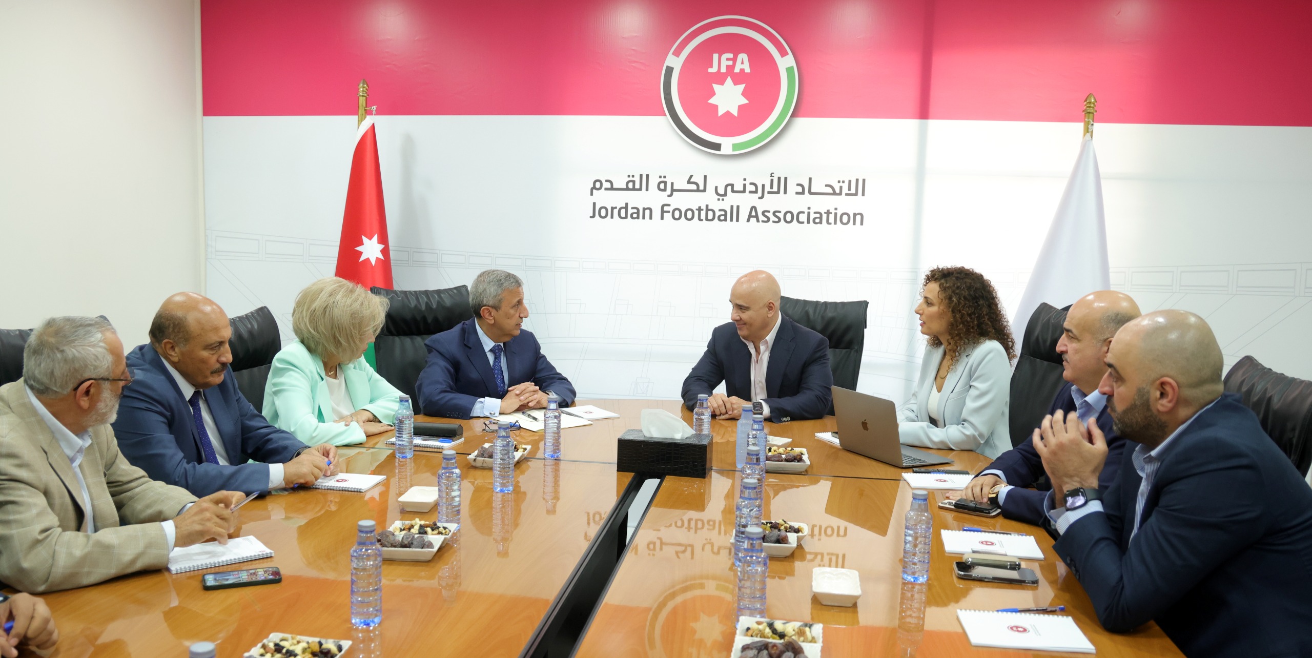 مجلس الأعيان يتبرع بـ 50 ألف دينار للمنتخب الوطني لكرة القدم