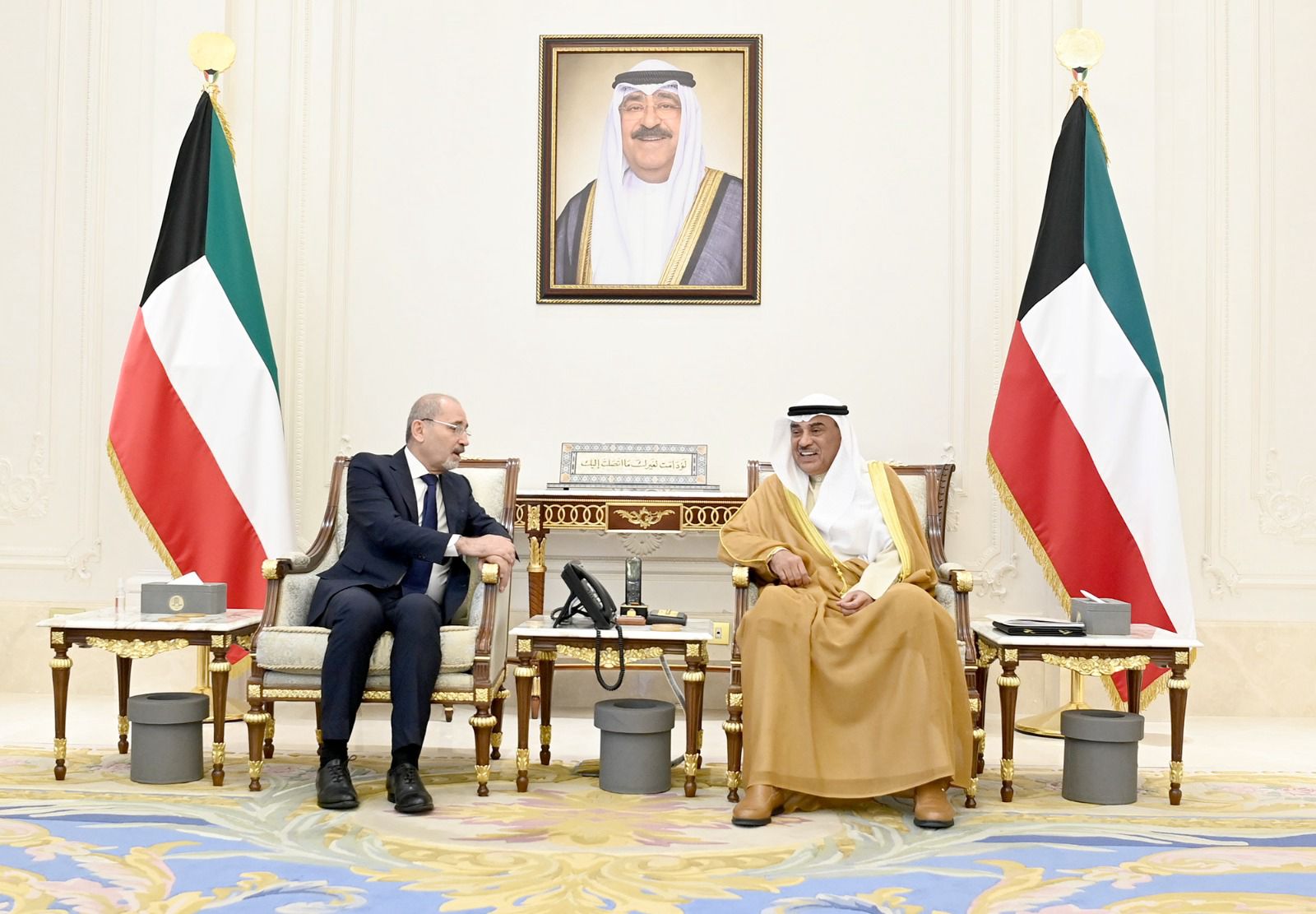 ولي عهد الكويت يستقبل وزير الخارجية