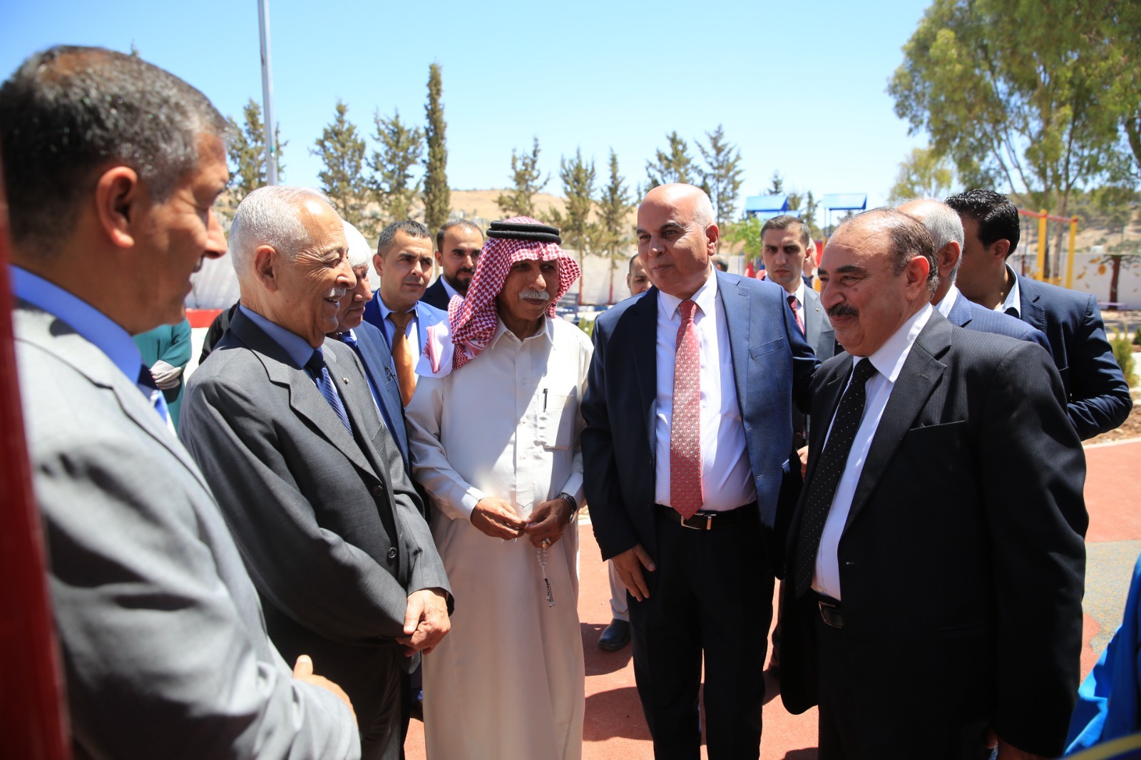 رئيس الديوان الملكي يتفقد مشاريع مبادرات ملكية في البلقاء