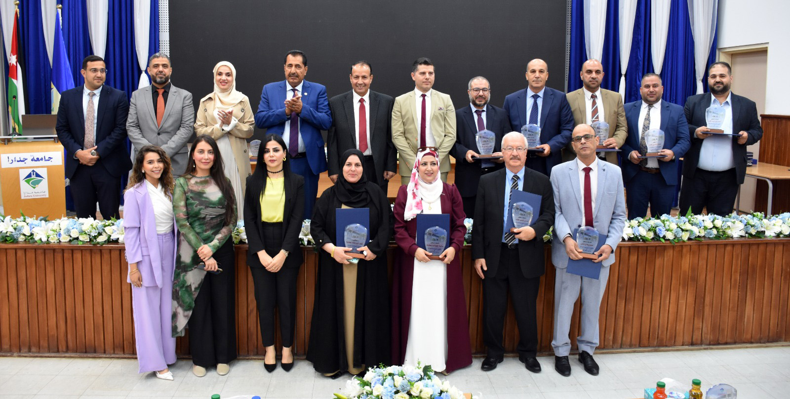 جدارا تستعرض إنجازاتها البحثية وتكرم علماءها ضمن فعالية علمية