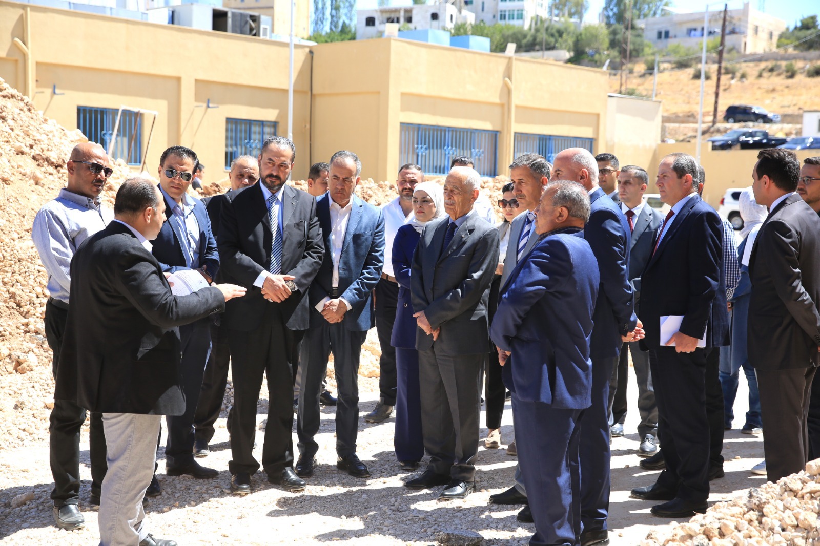 رئيس الديوان الملكي يتفقد مشاريع مبادرات ملكية في البلقاء